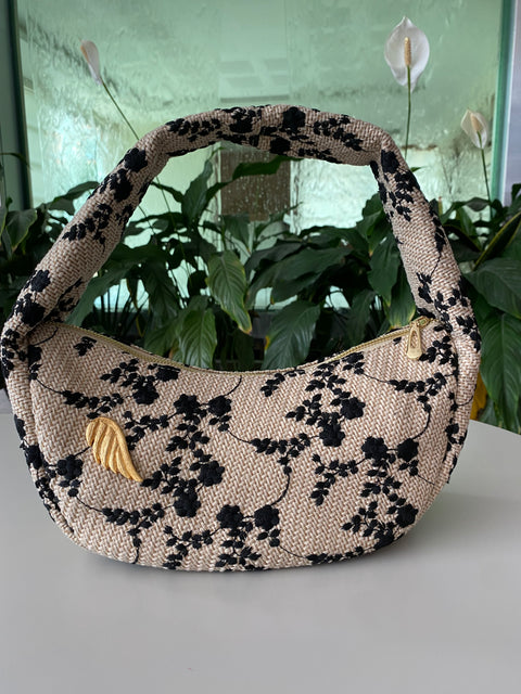 Cartera Mezzaluna flores negras